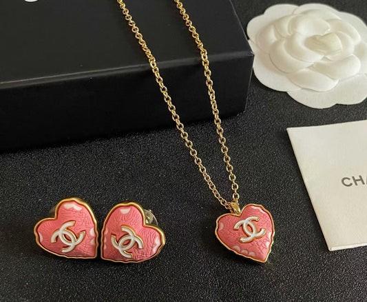 [Veyra Jewelry] Heart-shaped Necklace & Earring Set