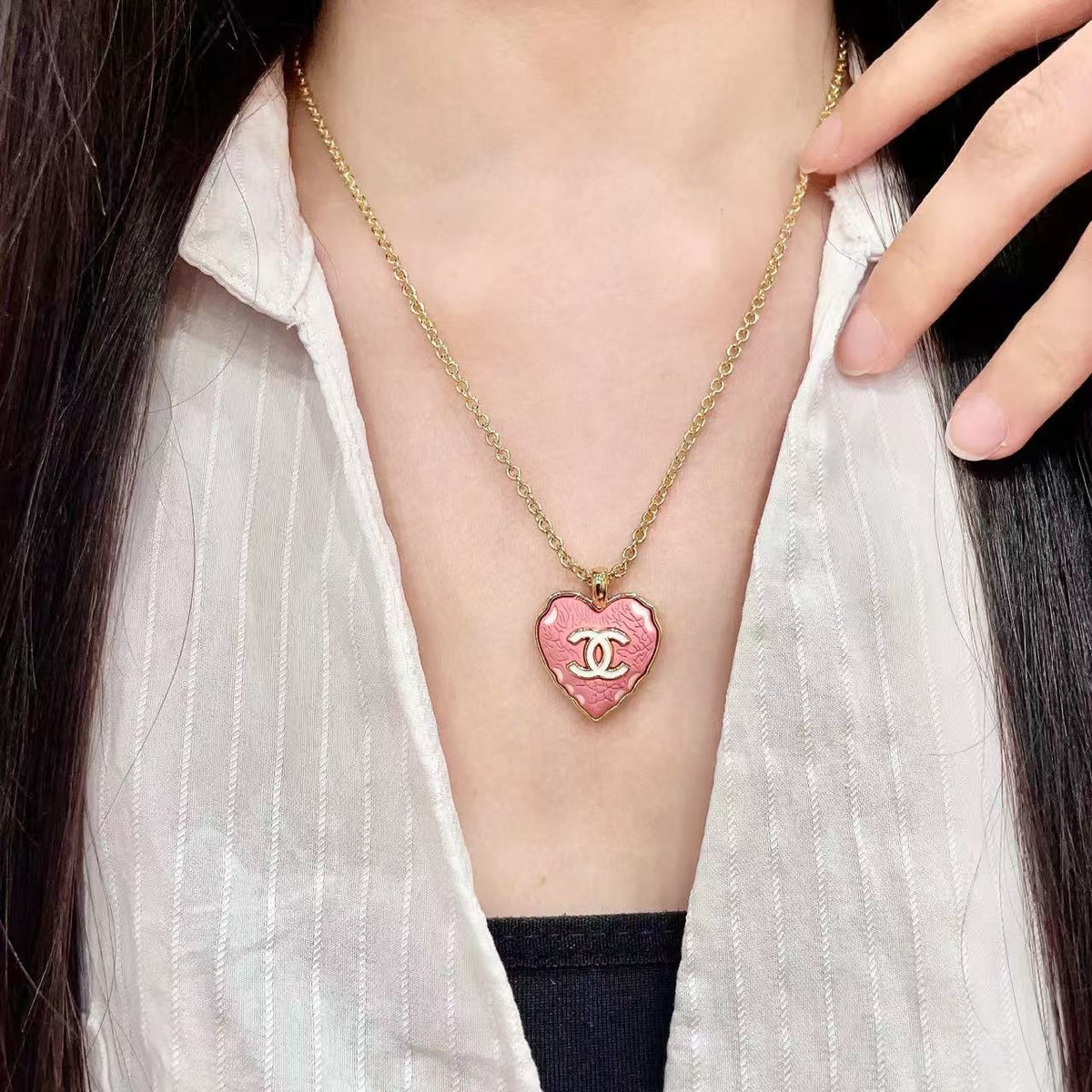 [Veyra Jewelry] Heart-shaped Necklace & Earring Set