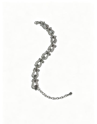 ¡®Veyra JewelryDiamond-studded Horseshoe Bracelet