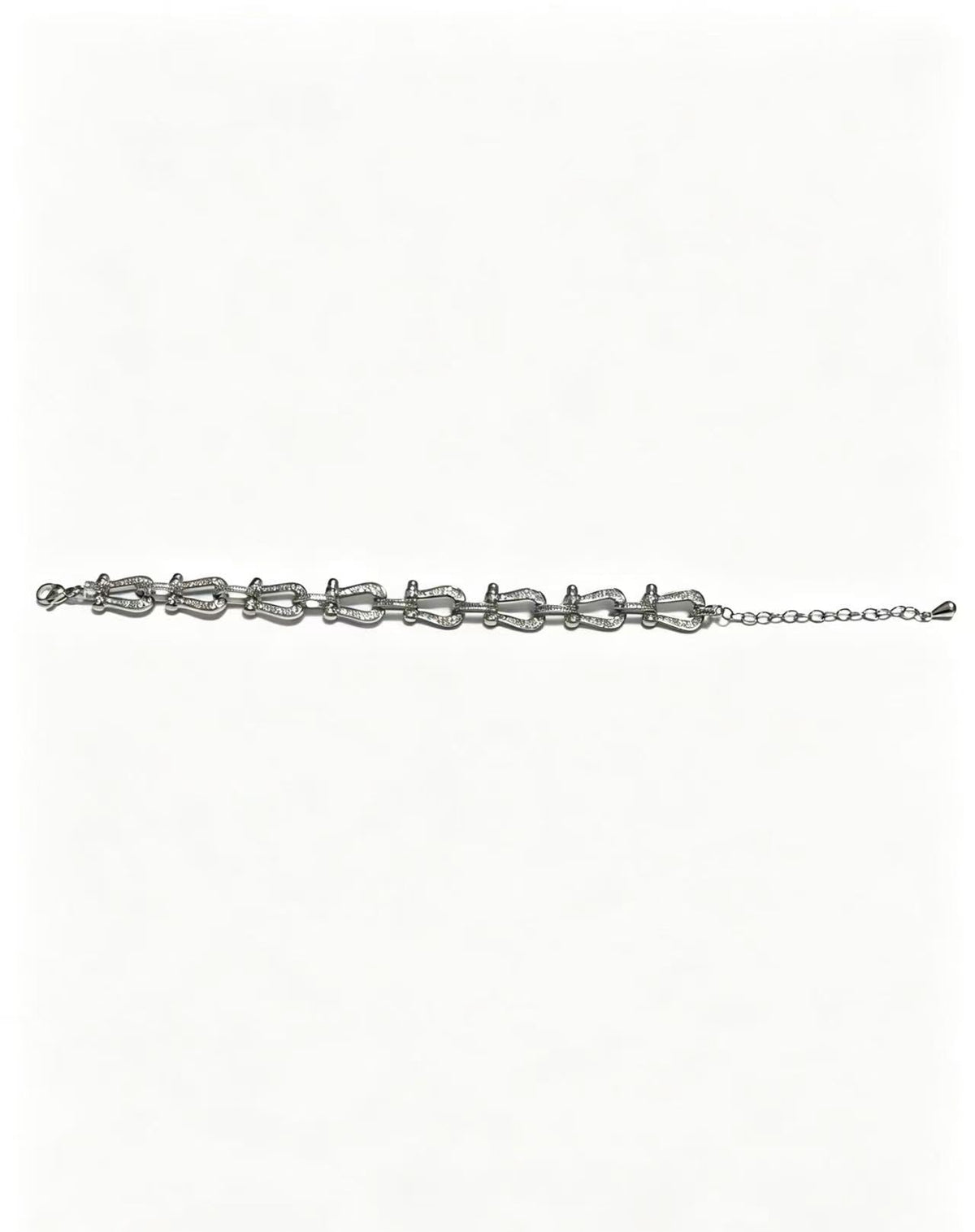 ¡®Veyra JewelryDiamond-studded Horseshoe Bracelet