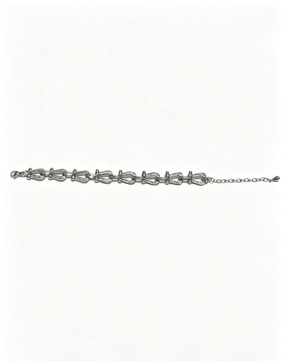 ¡®Veyra JewelryDiamond-studded Horseshoe Bracelet