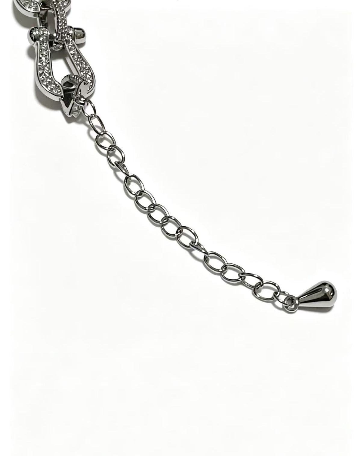 ¡®Veyra JewelryDiamond-studded Horseshoe Bracelet