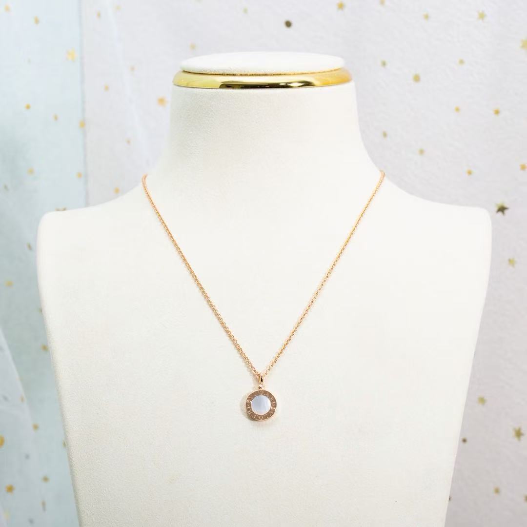 [Veyra Jewelry] T  Round Double-Sided Mother-of-Pearl Necklace
