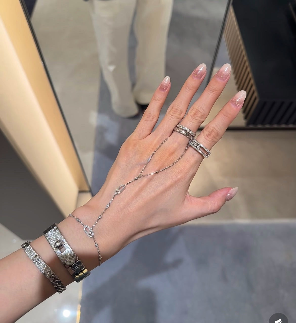[Veyra Jewelry] Flexible Arm Chain Bracelet with Sliding Diamonds
