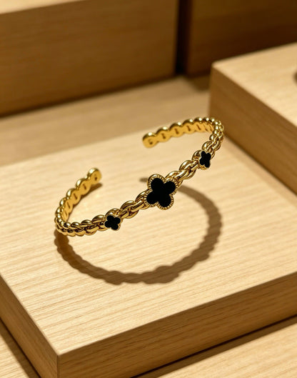 ¡®Veyra Jewelry¡¯Vintage Alhambra 3‑Flower Open Cuff, Black Onyx Gold‑Tone Chain Bangle