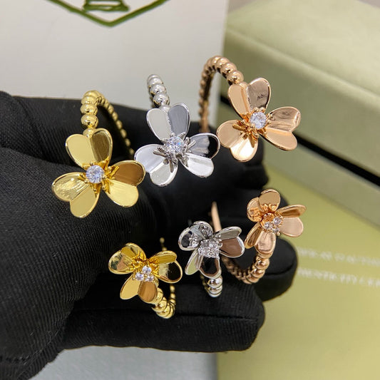 ¡®Veyra Jewelry¡¯Frivole Two‑Flower Open Bangle,