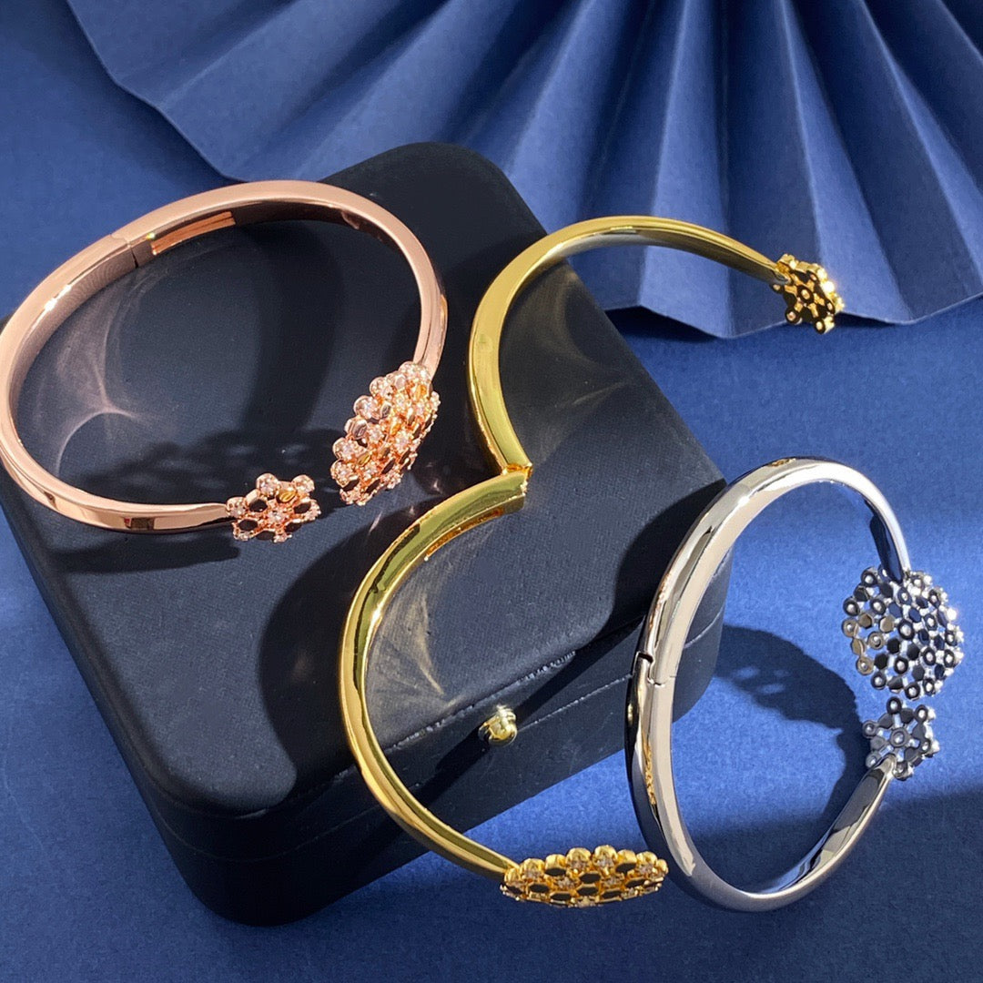 ¡®Veyra Jewelry¡¯ Honeycomb Diamond Open Bangle