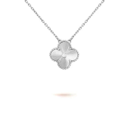 ¡®Veyra Jewelry¡¯CLOVER  15MM DIAMOND LASER NECKLACE SILVER