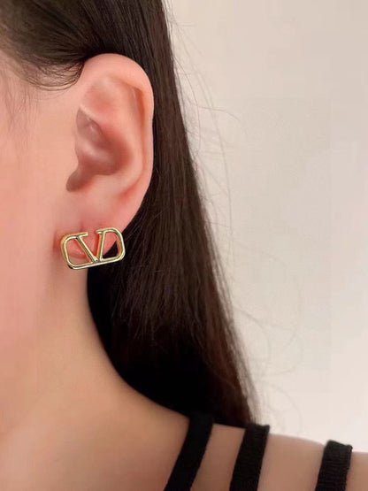 [Veyra Jewelry]Gold V-shaped stud earrings