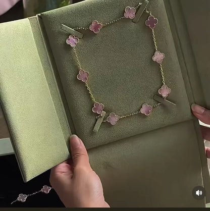 [Veyra Jewelry] Pink Necklace with Ten Clover Designs