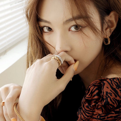 ¡®Veyra Jewelry¡¯CLASH SMALL HOOP EARRINGS