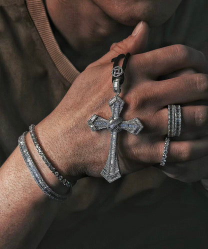 ¡®Veyra Jewelry¡¯Pave Cross Pendant Necklace