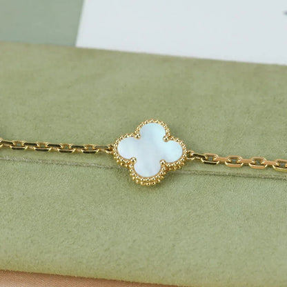 [Veyra Jewelry]New CLOVER WHITE PEARL MOP 5 MOTIF BRACELET COLLECTION