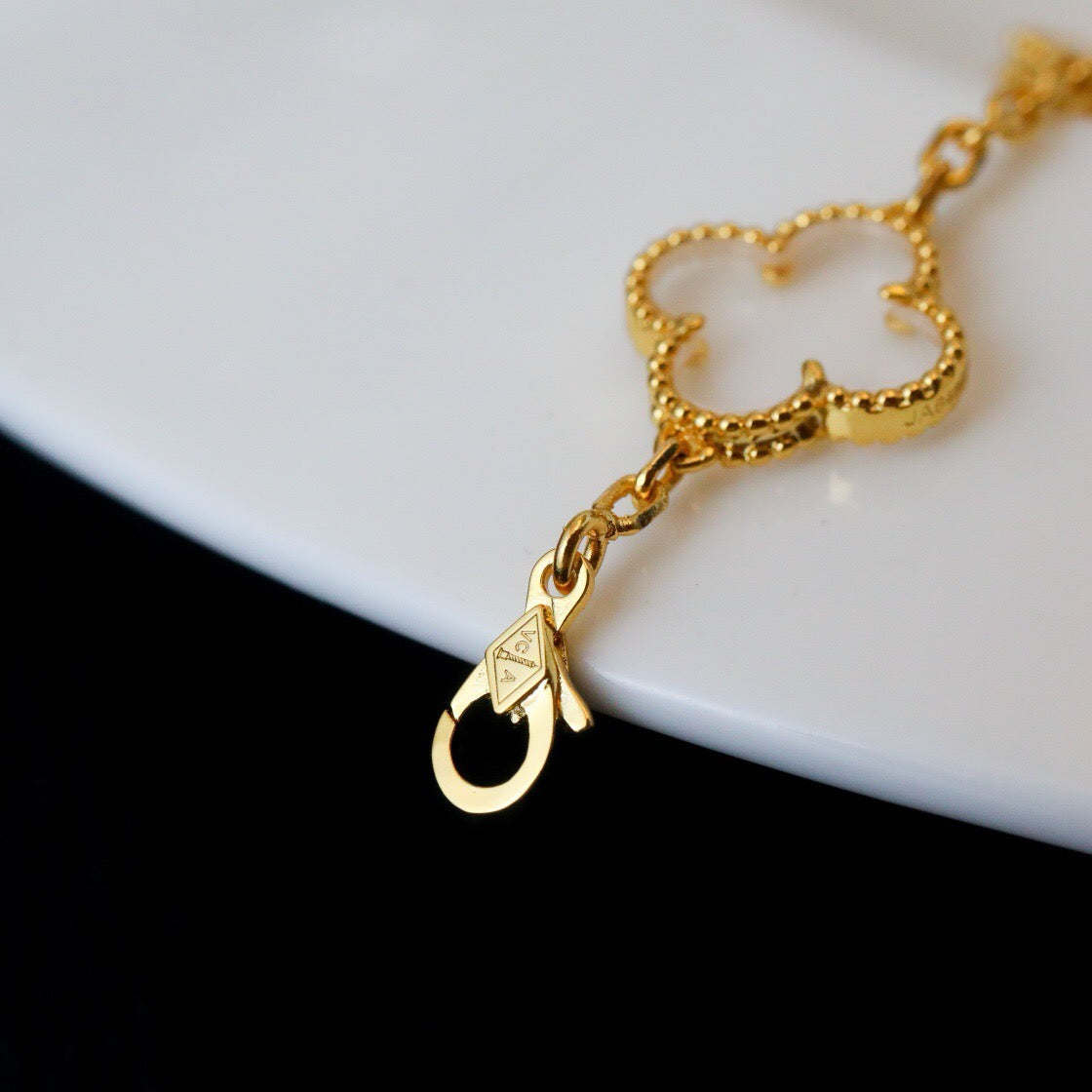 [Veyra Jewelry]New CLOVER 5 MOTIF ROCK CRYSTAL BRACELET
