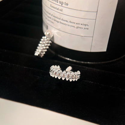 ¡®Veyra Jewelry¡¯CLASH SMALL HOOP EARRINGS
