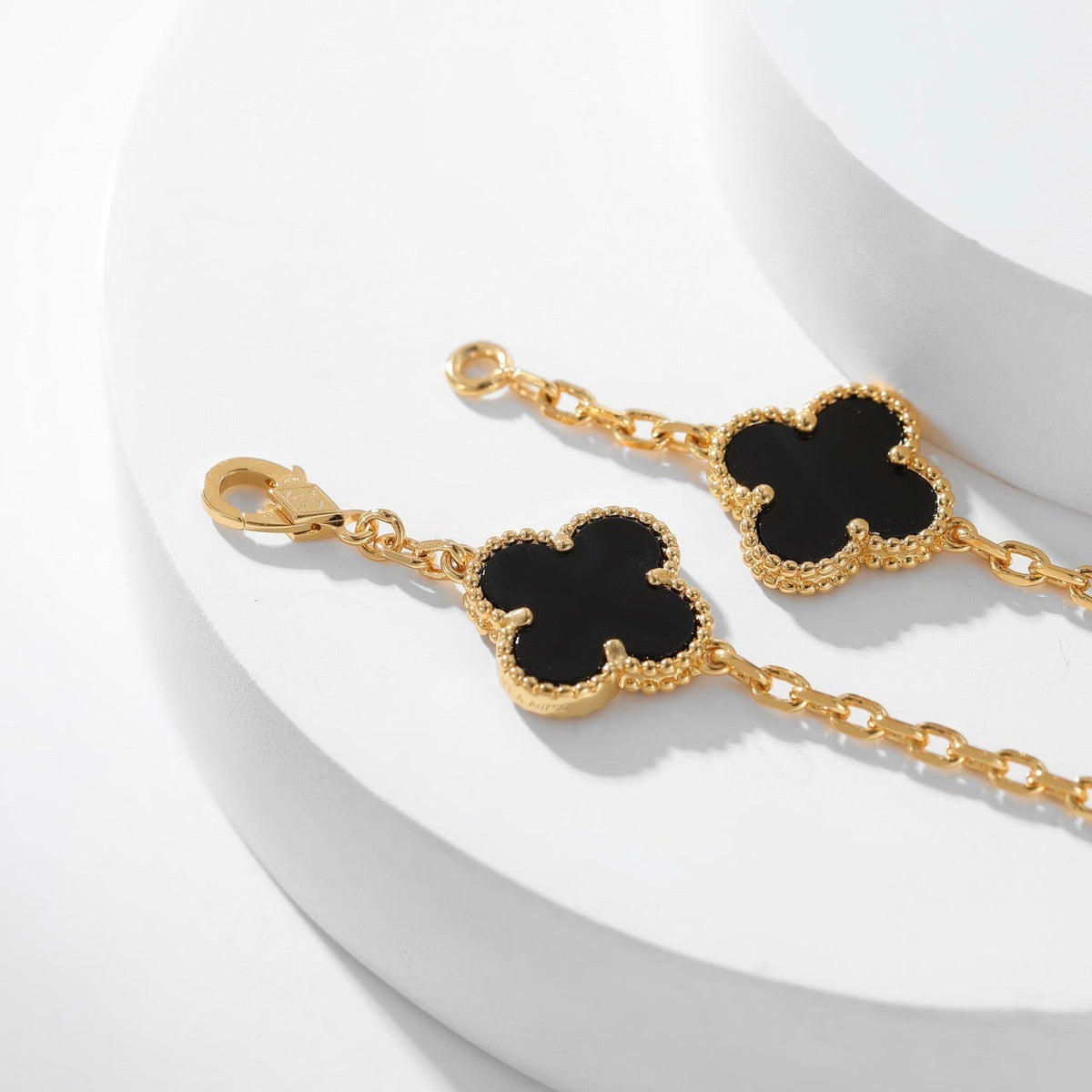 ¡®Veyra Jewelry¡¯CLOVER 10 MOTIFS ONYX NECKLACE