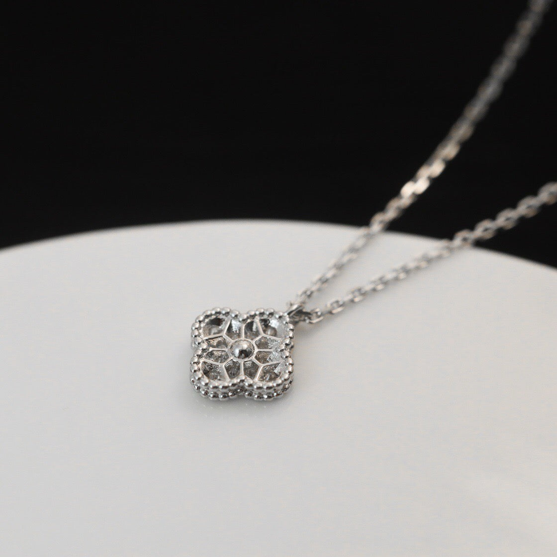 ¡®Veyra Jewelry¡¯CLOVER MINI 9.5MM PENDANT DIAMOND NECKLACE