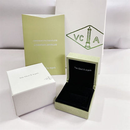 ¡®Veyra Jewelry¡¯VA CLOVER BRACELET NECKLACE RING BOX GIFT BAG
