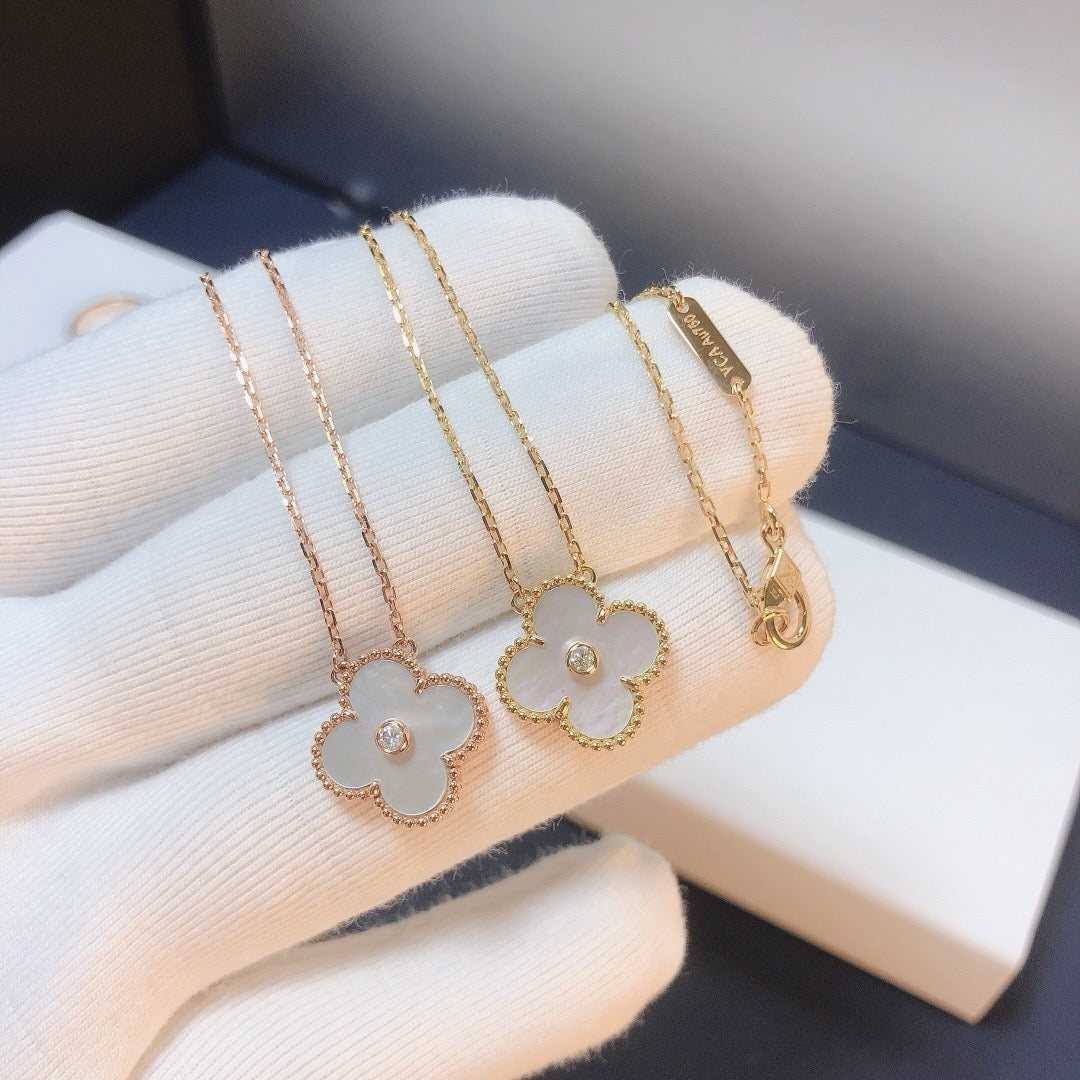 ¡®Veyra Jewelry¡¯CLOVER 15MM DIAMOND WHITE FRITILLARIA NECKLACE