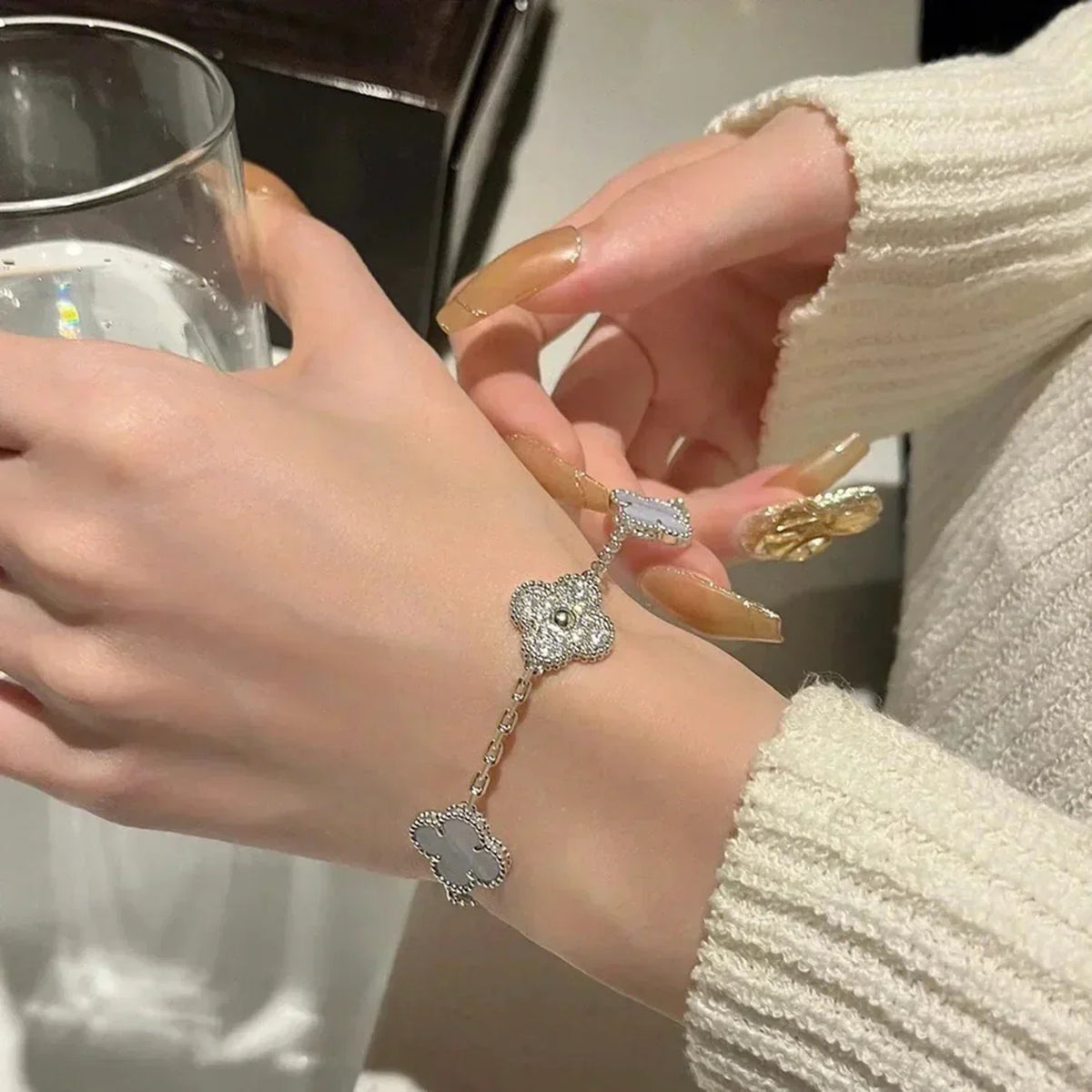 [Veyra Jewelry]New  CLOVER 5 MOTIF PURPLE CHALCEDONY BRACELET COLLECTION