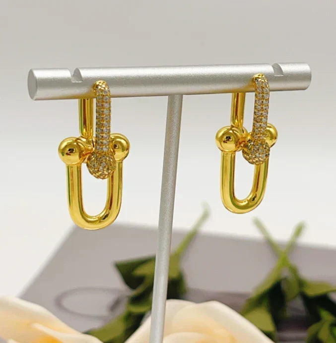 [Veyra Jewelry]TF HORSESHOE BUCKLE DIAMOND EARRINGS