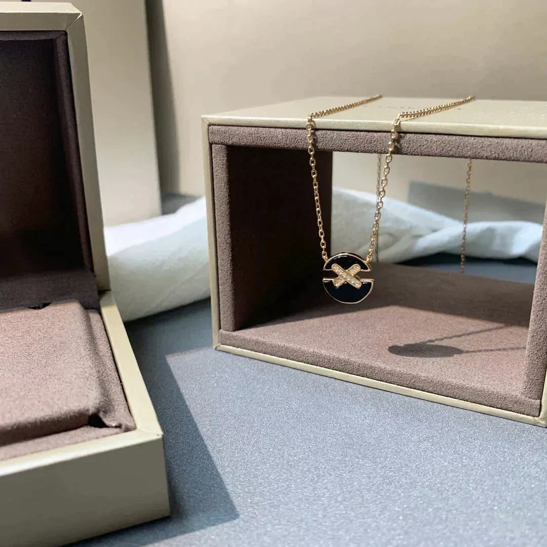 ¡®Veyra Jewelry¡¯JEUX DE ROSE GOLD DIAMOND NECKLACE