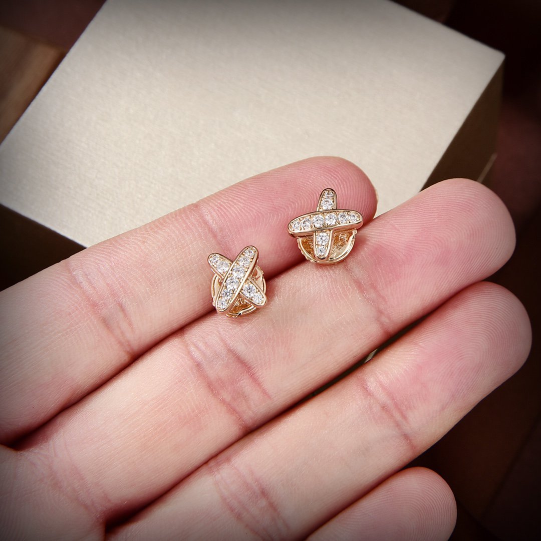 ¡®Veyra Jewelry¡¯JEUX DE GOLD DIAMOND EARRINGS