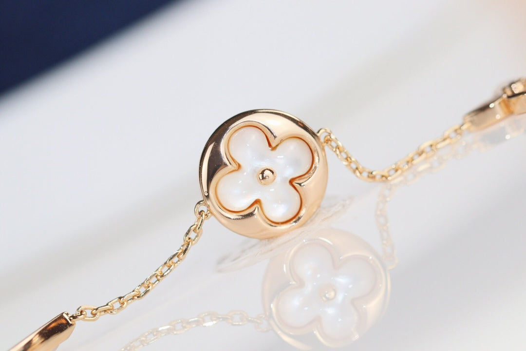 ¡®Veyra Jewelry¡¯LEAF CLOVER BRACELET