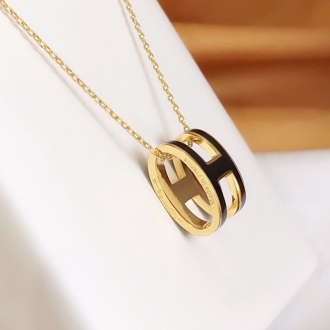 ¡®Veyra Jewelry¡¯HM CLIC BLACK ENAMEL GOLD NECKLACE
