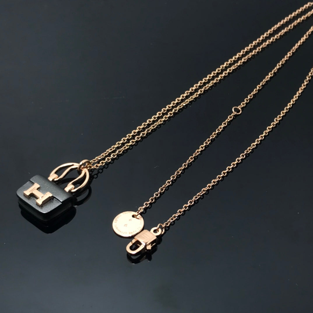 ¡®Veyra Jewelry¡¯WOMEN'S HM AMULETTES CONSTANCE PENDANT NECKLACE
