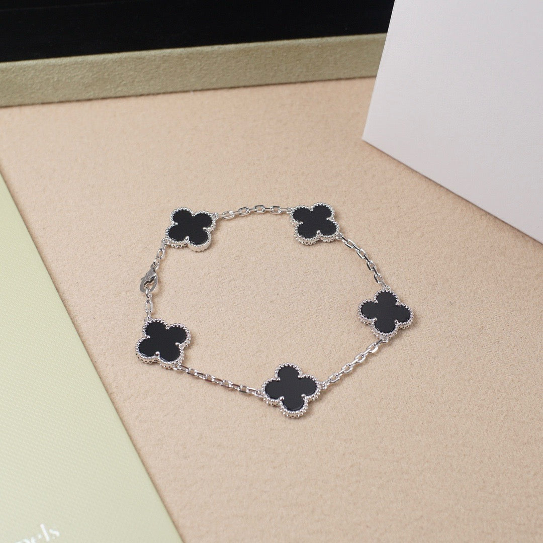 [Veyra Jewelry]New CLOVER 5 MOTIF ONYXS BRACELET COLLECTION