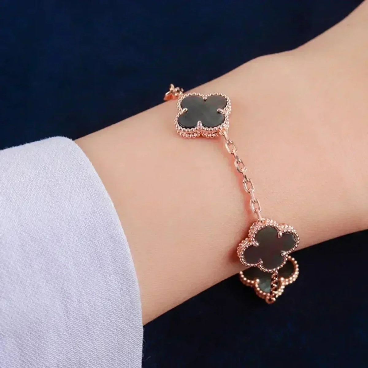 [Veyra Jewelry]New CLOVER 5 MOTIF GRAY MOP BRACELET COLLECTION