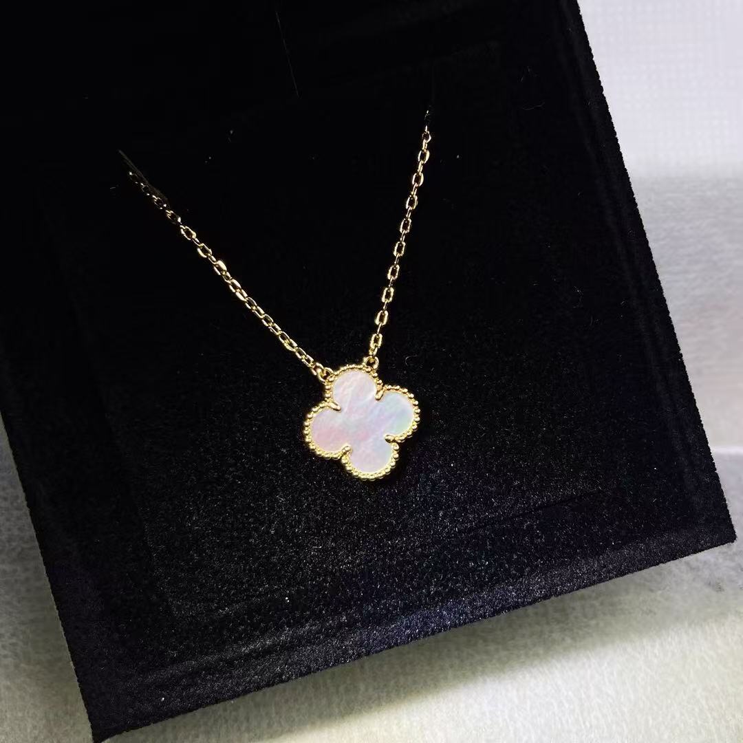 [Veyra Jewelry]CLOVER MINI 15MM WHITE MOTHER-OF-PEARL NECKLACE