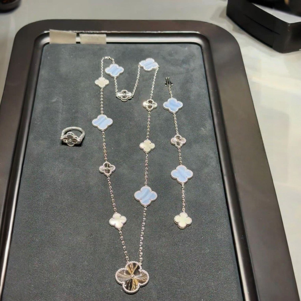 [Veyra Jewelry]DETACHABLE CLOVER 15(11+4) FLOWER SILVER NECKLACE SET