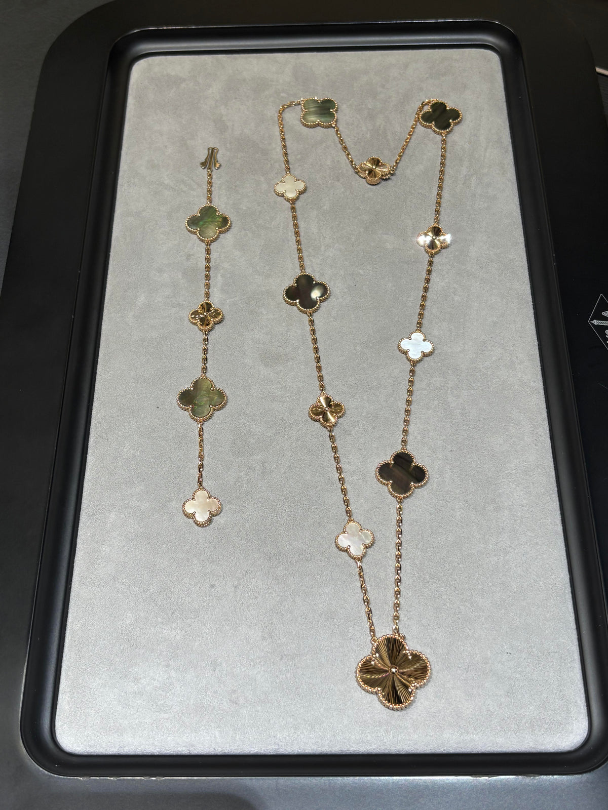 [¡®Veyra Jewelry¡¯] 25 NEW CLOVER 15 MOTIFS GRAY MOTHER-OF-PEARL
