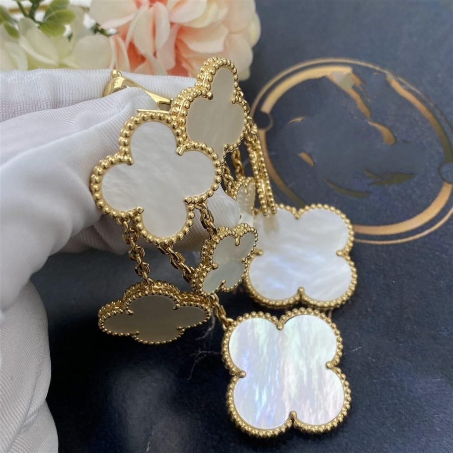 ¡®Veyra Jewelry¡¯CLOVER EARRINGS WHITE MOP 4 MOTIFS GOLD
