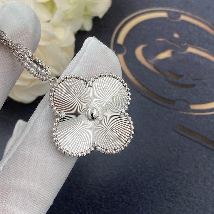 ¡®Veyra Jewelry¡¯CLOVER 25MM SILVER BIG CLOVER NECKLACE