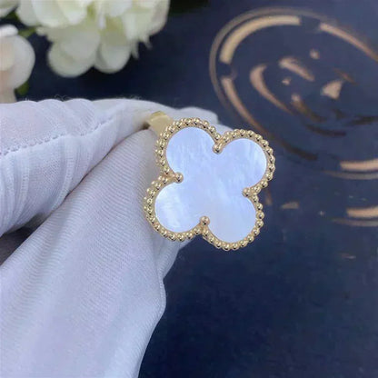 ¡®Veyra Jewelry¡¯CLOVER WHITE MOP RING
