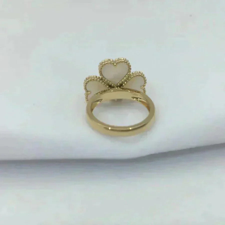 ¡®Veyra Jewelry¡¯SWEET CLOVER WHITE MOP RING