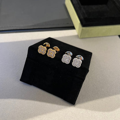 ¡®Veyra Jewelry¡¯CLOVER MINI DIAMOND STUD EARRINGS